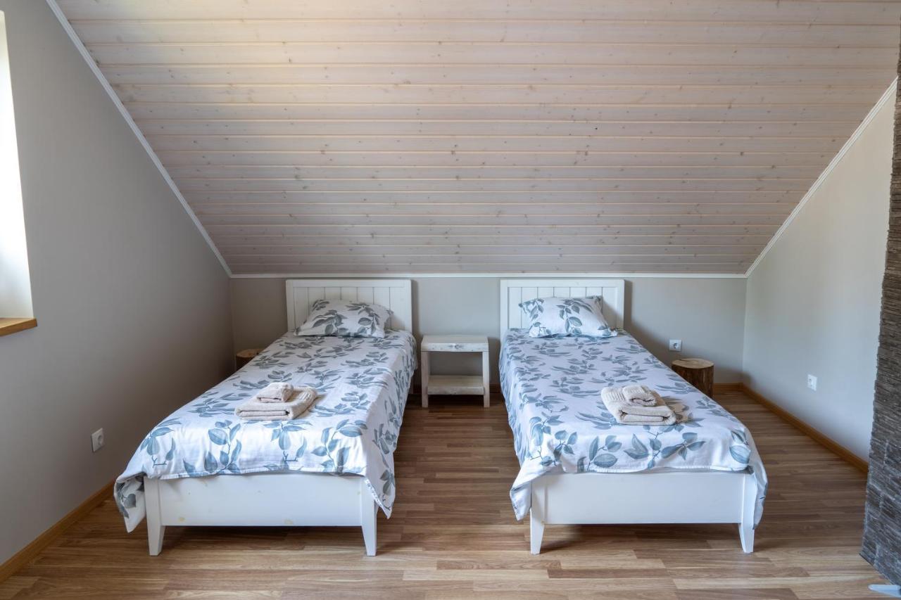 Cosy Family Guesthouse With Sauna And Garden กูรัซซาเร ภายนอก รูปภาพ