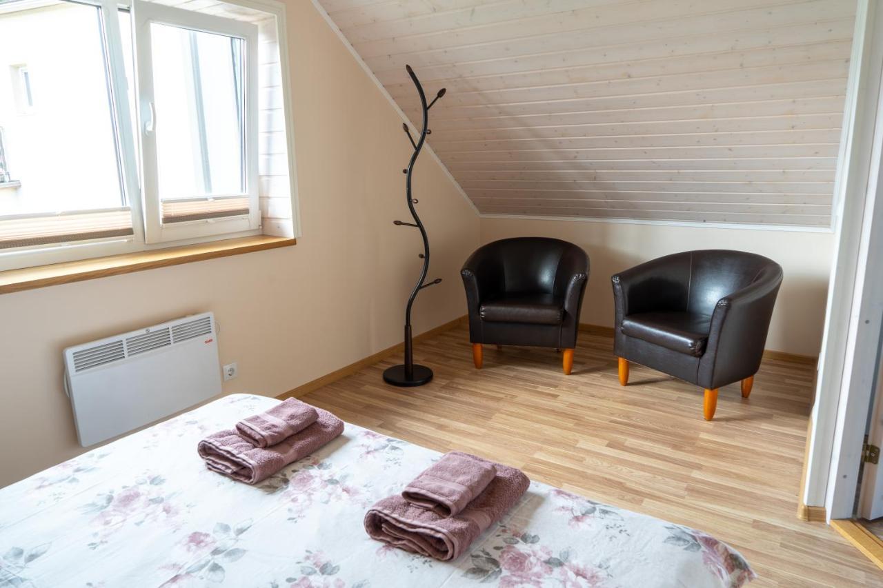 Cosy Family Guesthouse With Sauna And Garden กูรัซซาเร ภายนอก รูปภาพ
